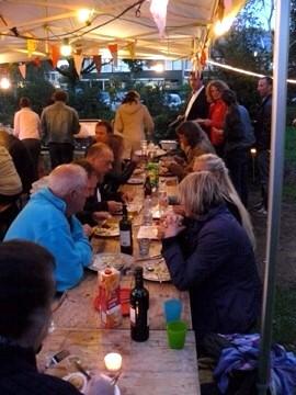 PHOTO Bosboom toussaint diner aan tafel.jpg